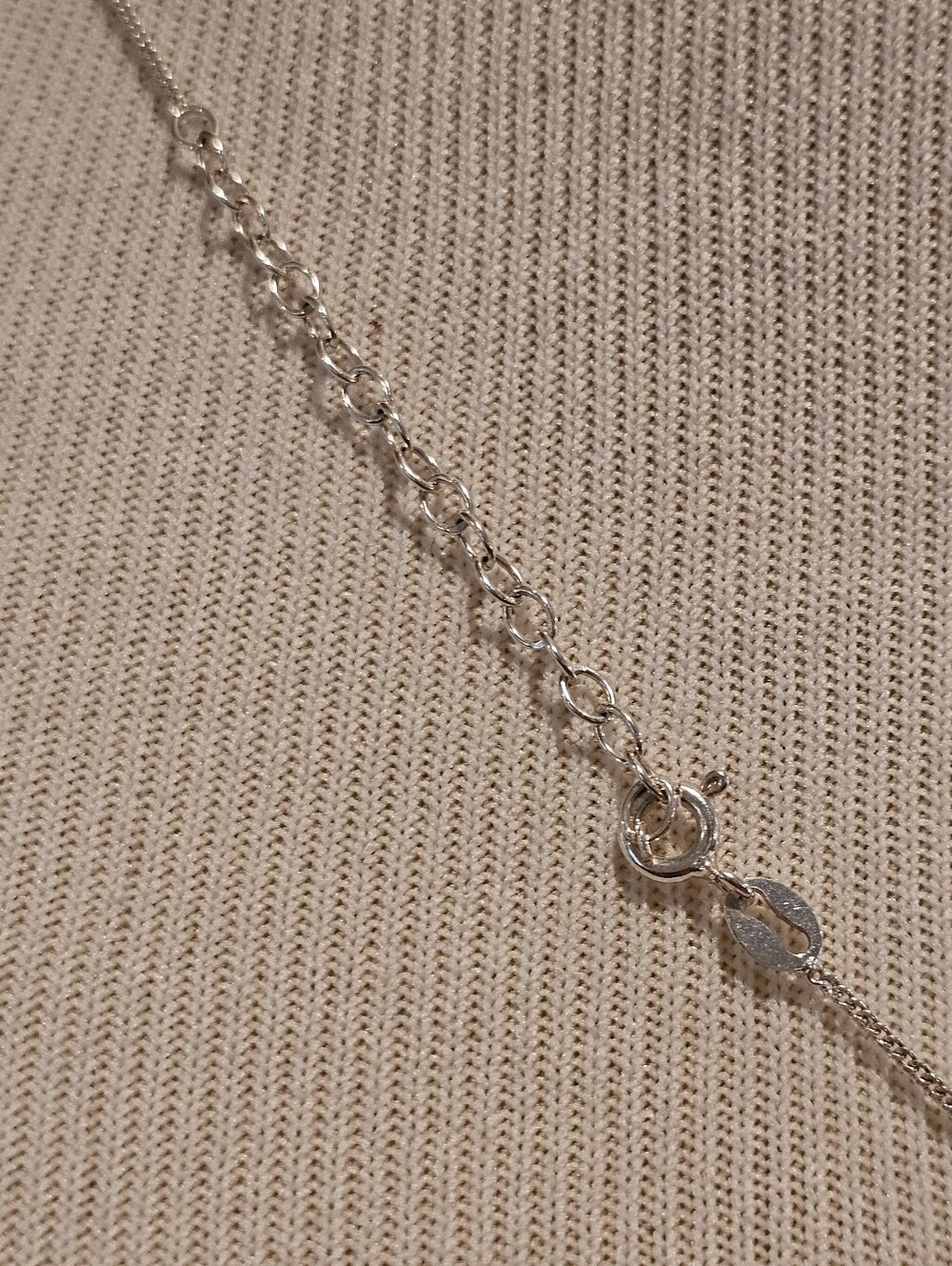 Sterling Silver One Carat Mossanite Solitare Pendant Necklace In A Bezel Setting - Picture 5 of 8